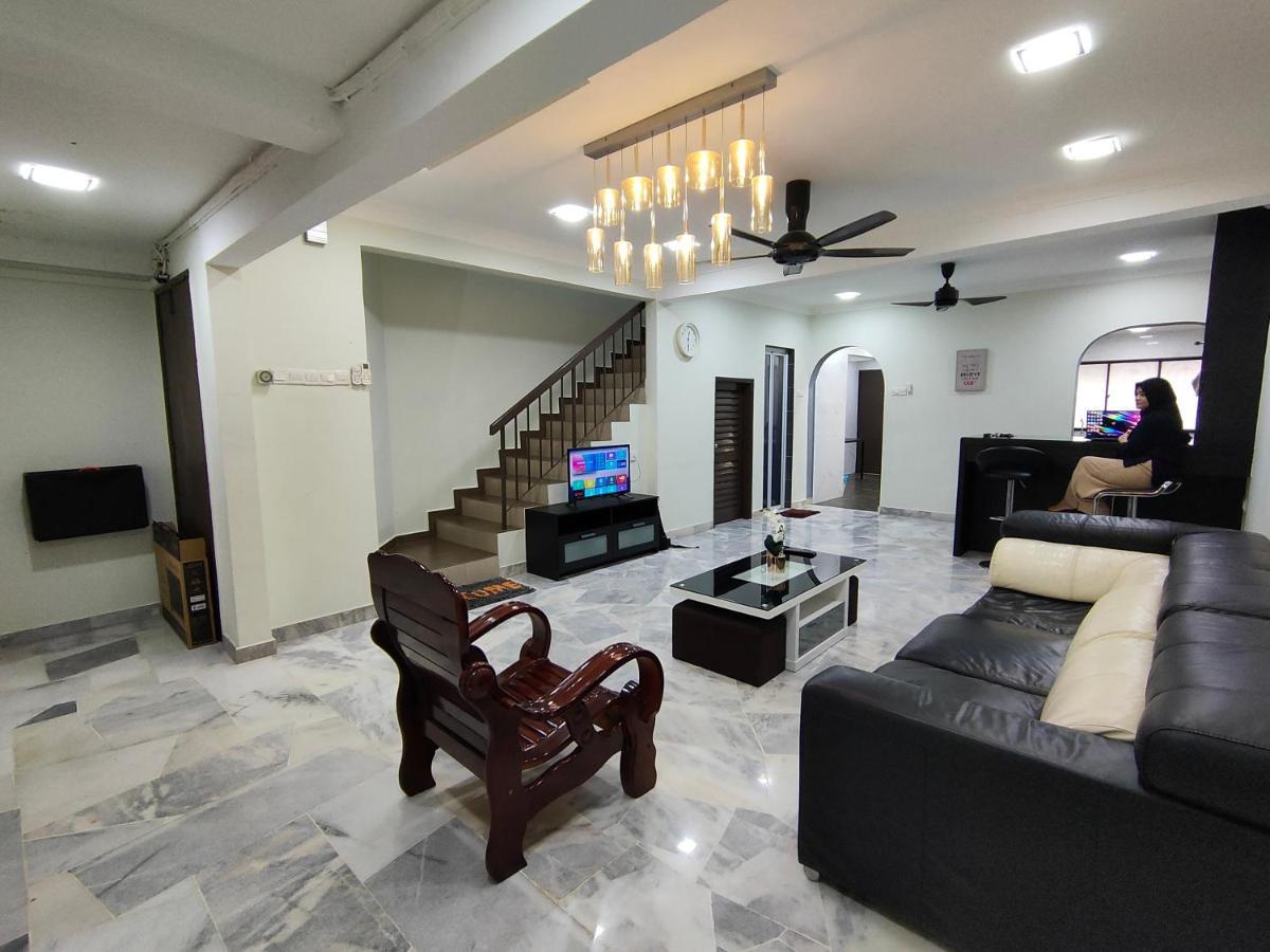 Three-Bedroom House At Tyara Homestay Sunway Petaling Jaya Exterior photo